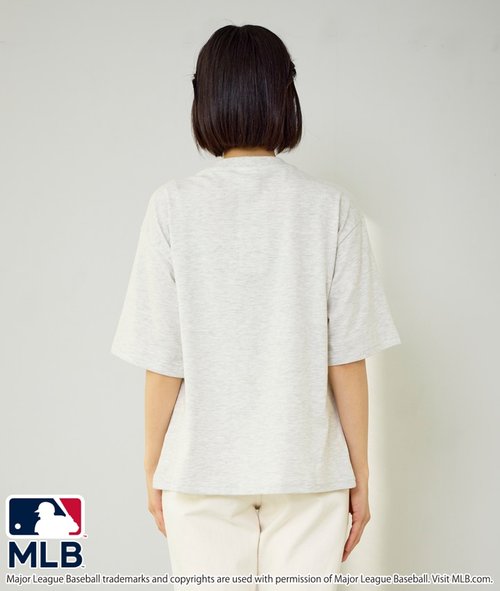 MLB】胸ロゴTシャツ(Mサイズ ライトグレー): レディース