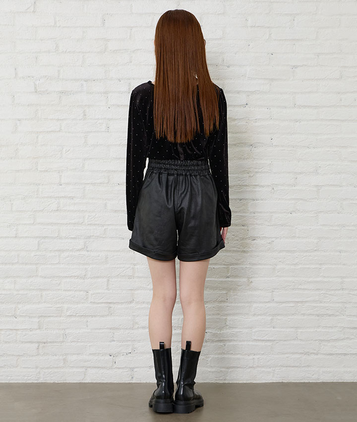 ジップ付きショートパンツ(Mサイズ ブラック): レディース