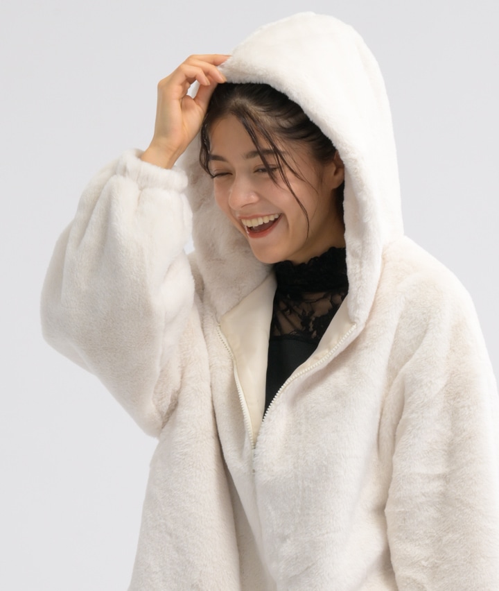 d132 【ベルシュカ】レディース トップス ふわふわ パーカー ファー M