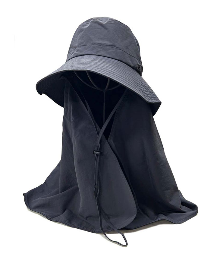 チャコルグレー