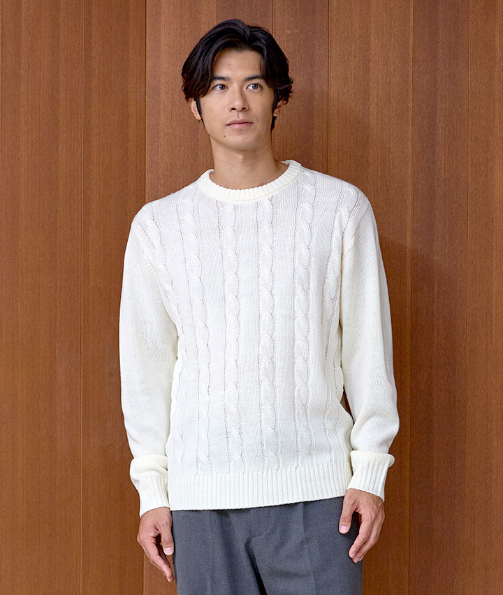 ケーブルセーター