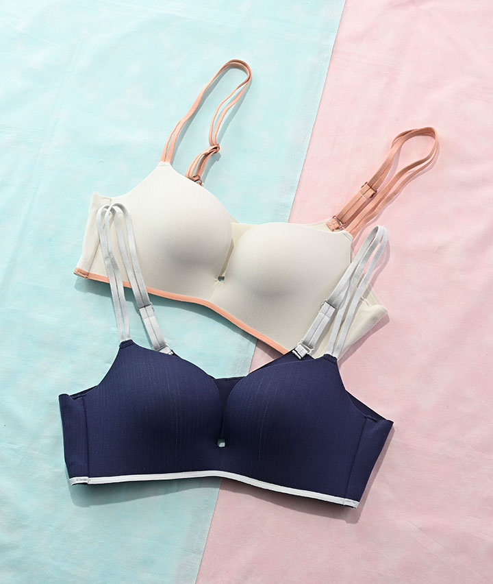 （ピタっと革命）ダブルストラップバイカラーシームレスノンワイヤーブラジャー