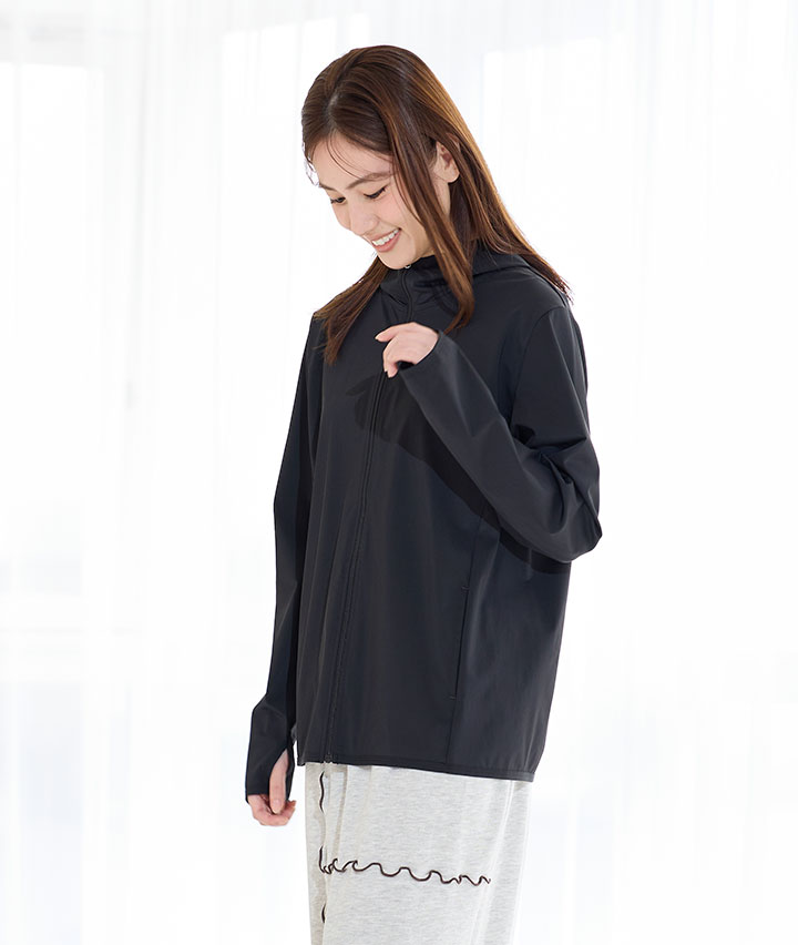 ストレッチナイロンパーカ