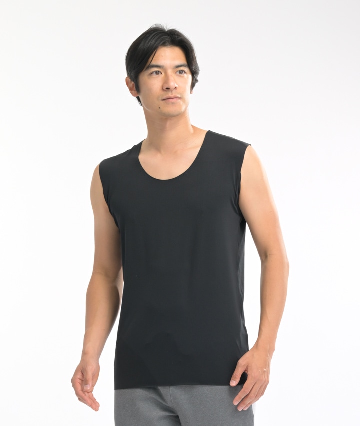 【切りっぱなし仕様でひびきにくい　Ｔシャツに最適なインナー】（衿ぐり広め）（汗取り付き）丸首サーフシャツ