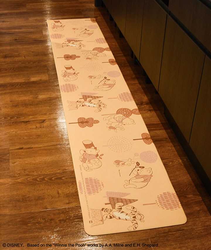 【ディズニー】【プーさん】気まぐれデイズＰＶＣキッチンマット　４５ｘ２４０ｃｍ