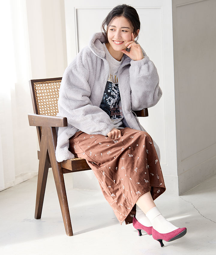 ベロア花刺繍ナロースカート